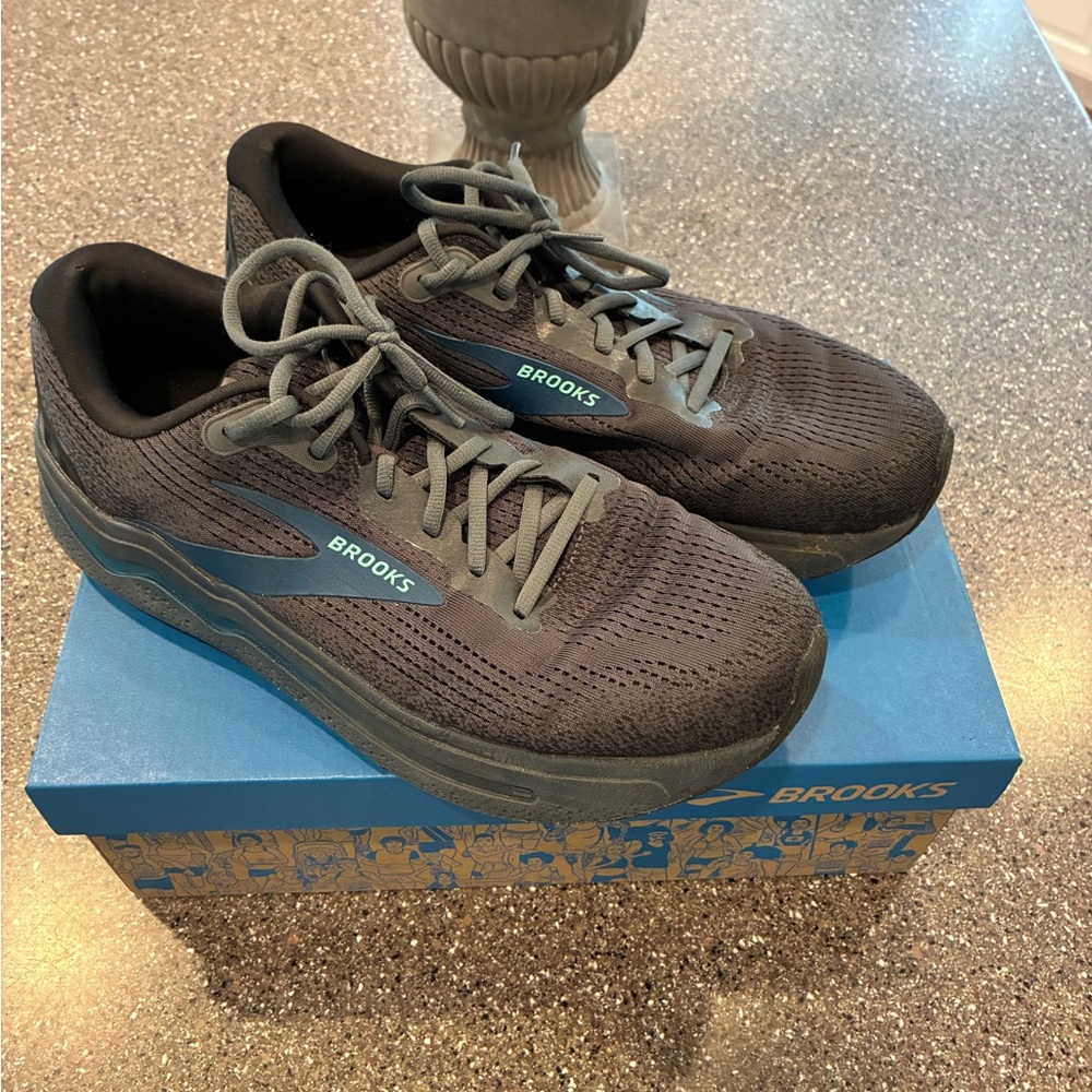 Brooks Men's Black with Blue Accent Athletic Running Shoes